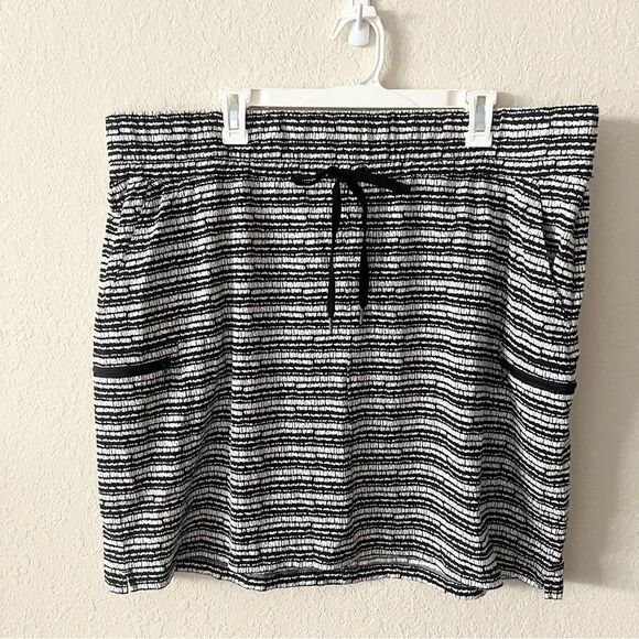 NWT T by Talbots Athletic Skirt Size 2X Black White Golf Tennis Outdoor Pockets - Picture 1 of 6